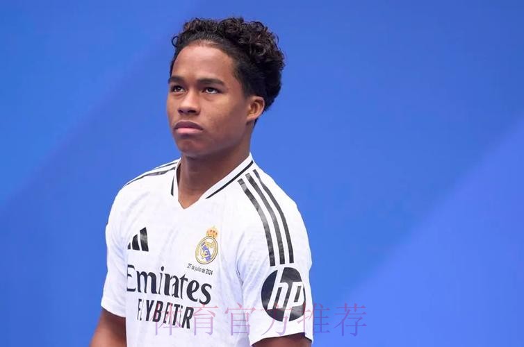 马卡:皇马巴萨竞争15岁巴西锋线新星恩德里克 马卡:皇马巴萨竞争15岁巴西锋线新星恩德里克